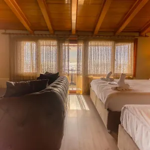 https://cheers-lighthouse.istanbul-turkeyhotels.com