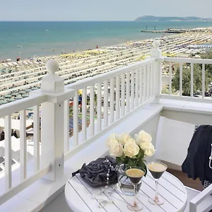 Tiffany's 4* Riccione
